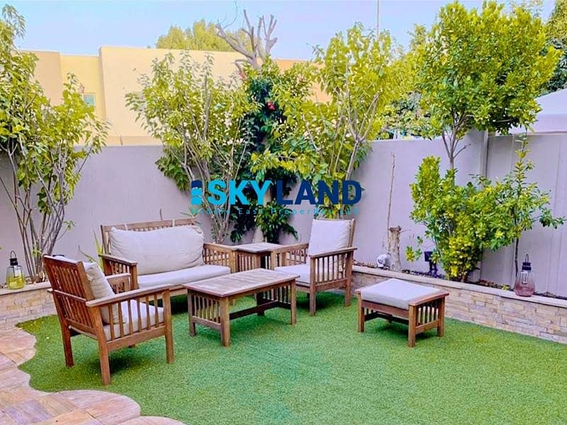 Highly Recommended ! Upgraded w/ Landscaped Garden Highly Recommended ! Upgraded w/ Landscaped Garden
