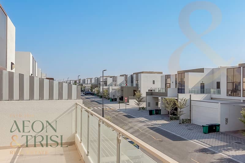 Unfurnished Unit | Community View | Corner Unit Unfurnished Unit | Community View | Corner Unit