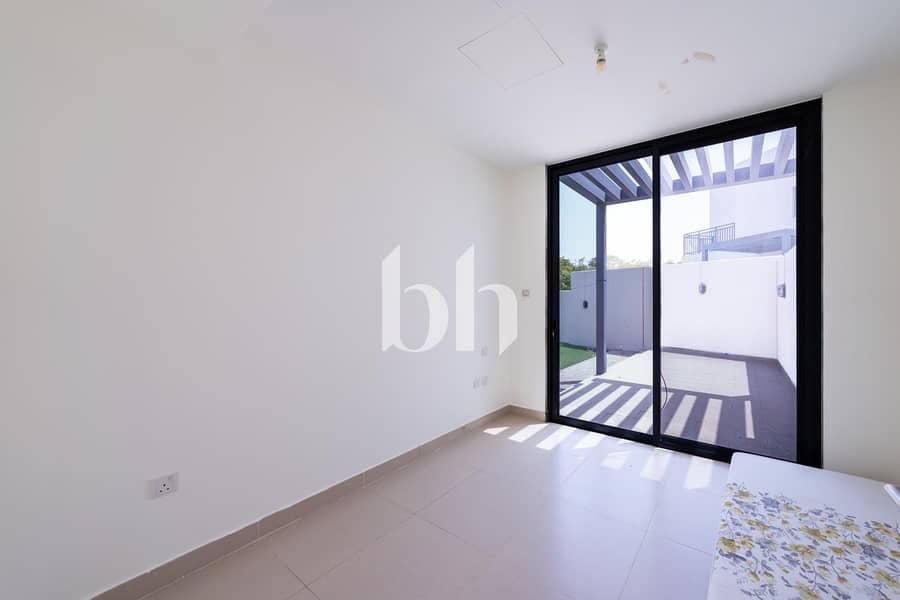 8 images image img
