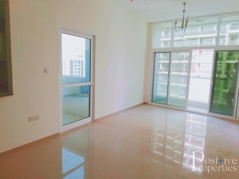 LIMITED DEAL !! 1 BHK BALCONY ALL FACILITIES MAINTENANCE FREE APT IN SPORTS CITY