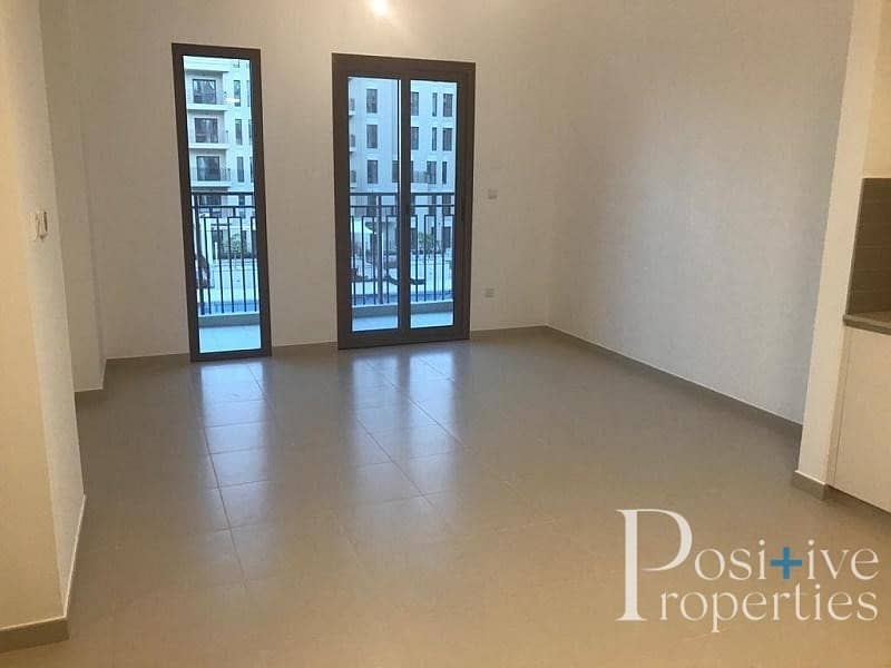 BEAUTIFUL POOL VIEW 2 BED APARTMENT | ZAHRA BREEZE