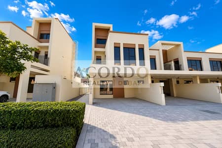 5 habitaciones Townhouse para en Venta en DAMAC Lagoons, Dubai - ChatGPT Image Sep 24, 2026, 01_17_03 AM. png