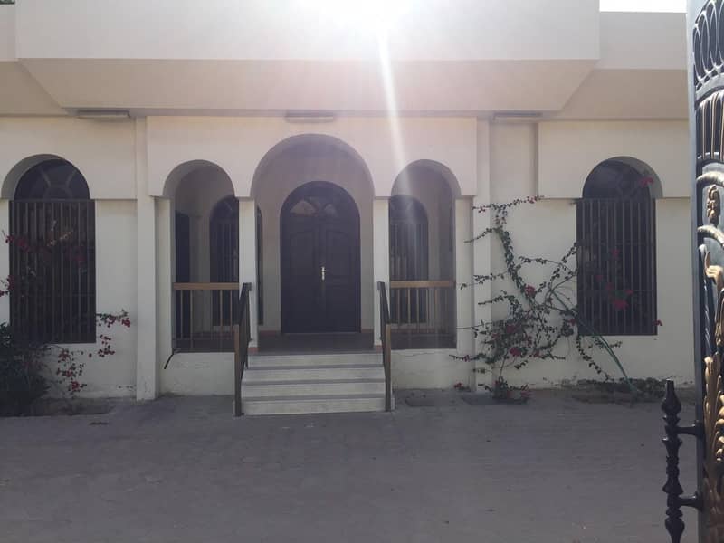 12000 sq ft villa for rent in Al khezamia