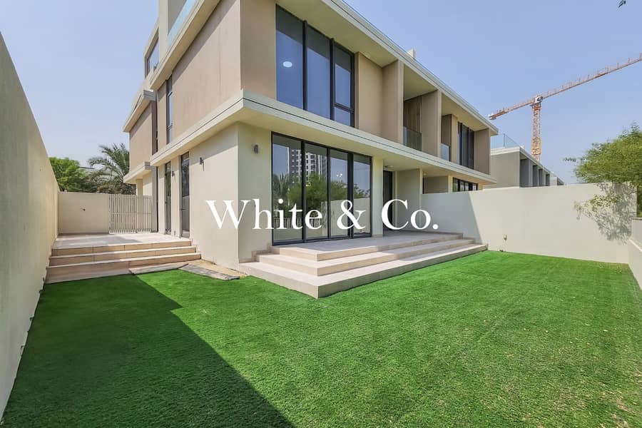 End-Unit | Park Backing | Vacant Now End-Unit | Park Backing | Vacant Now