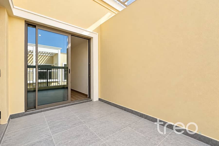 12 Balcony 2 M540 Nice 1, Damac Lagoons. jpg