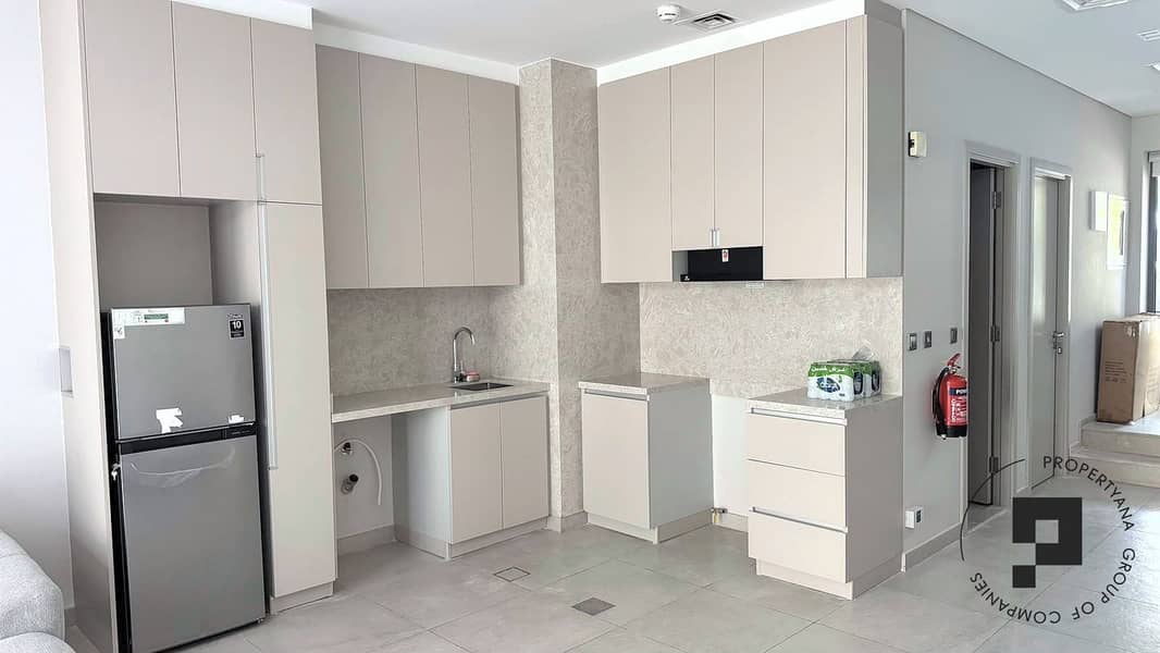 8 16-kitchen-wide. jpg
