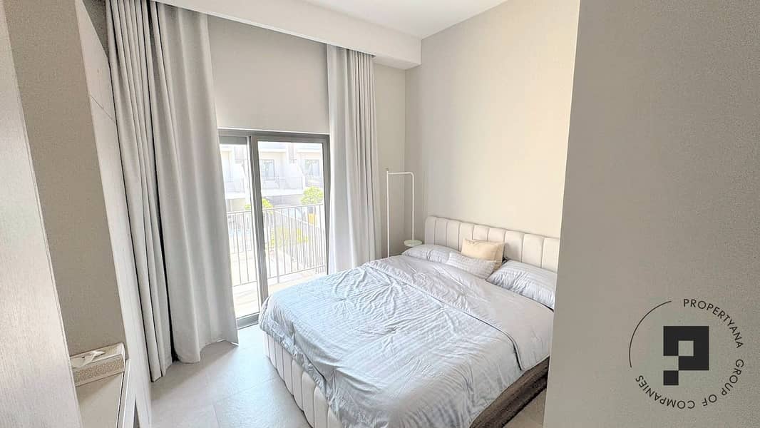 14 24-bedroom-balcony. jpg