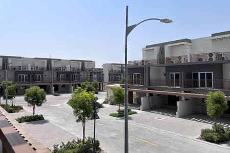 4 habitaciones Townhouse para en Alquiler en DAMAC Hills 2 (Akoya by DAMAC), Dubai - Casa adosada en DAMAC Hills 2 (Akoya by DAMAC),Verona, 4 dormitorios, 120000 AED - 16621421 4 habitaciones Townhouse para en Alquiler en DAMAC Hills 2 (Akoya by DAMAC), Dubai - Casa adosada en DAMAC Hills 2 (Akoya by DAMAC),Verona, 4 dormitorios, 120000 AED - 16621421