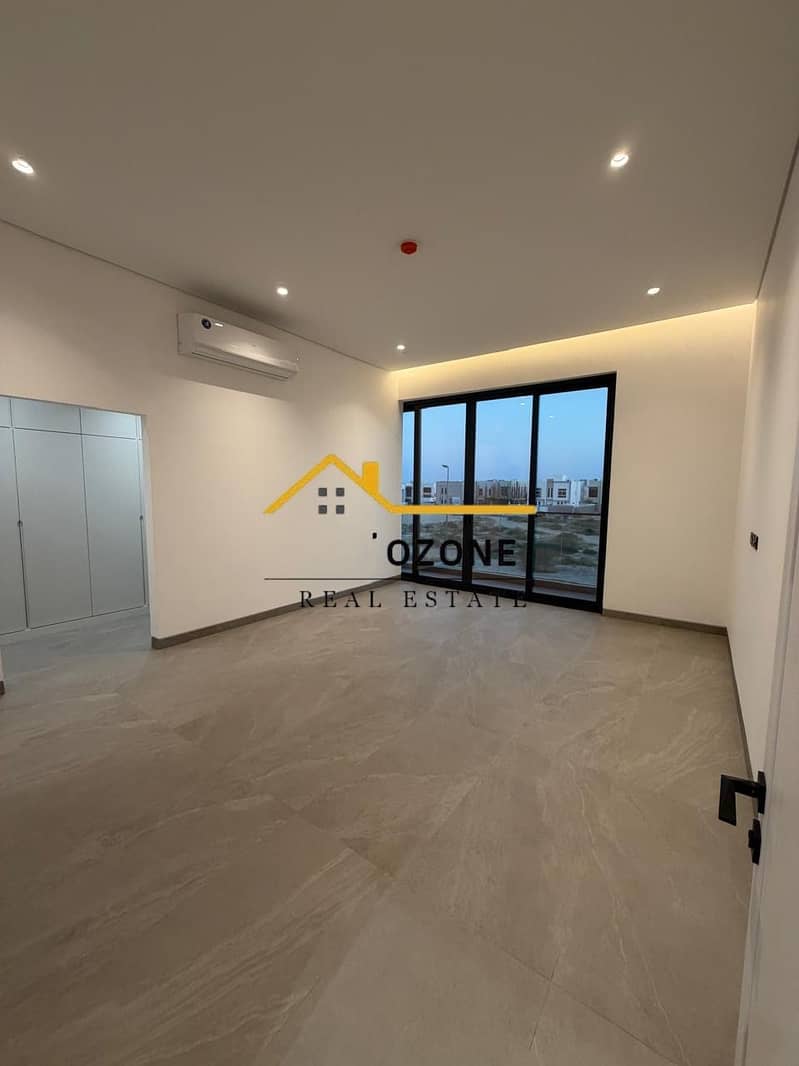 17 33f6e53f-a3d1-4c8d-af8e-2567f73c8f79. jpeg