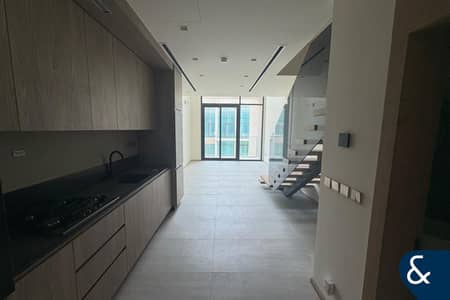 1 Bedroom Flat for Rent in Jumeirah Village Circle (JVC), Dubai - Penthouse Floor | Pool View | 1 Bed