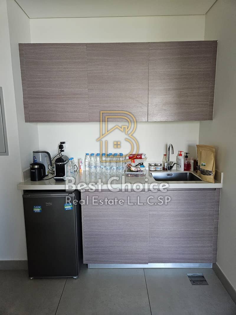 19 23171854-bed4-4ffa-aae6-cea086b5bd6d. jpg