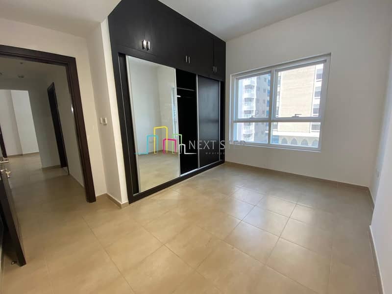 A Stunning Spacious Apartment with Parking & Balcony