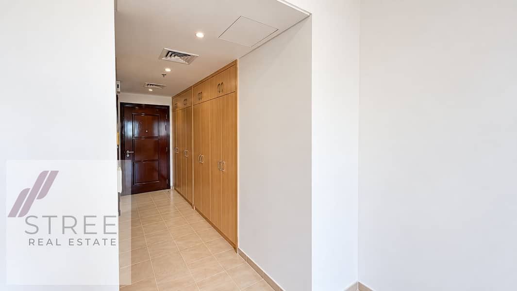 11 Entryway_Storage. png