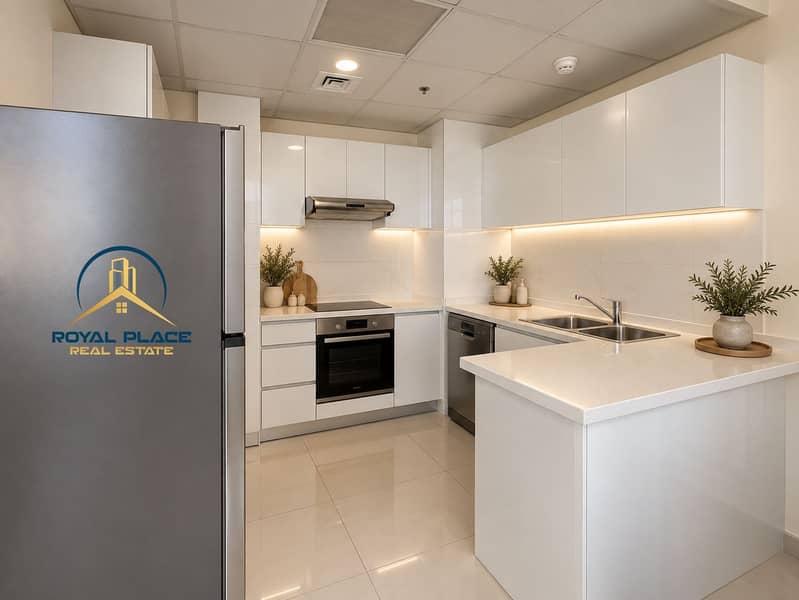 11 Warm Minimalist U-Shaped Kitchen. png