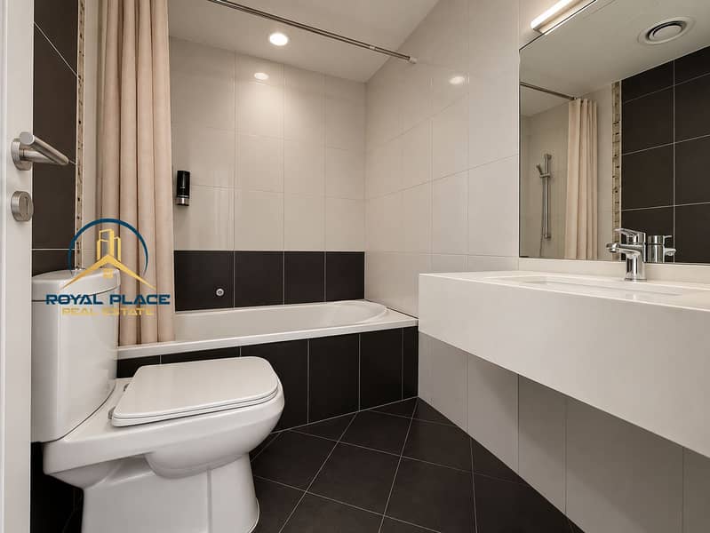 13 Modern Minimalist Bathroom Retreat. png