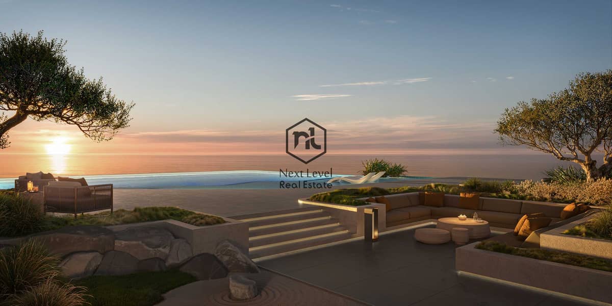 50 Spa & Social Deck. jpg