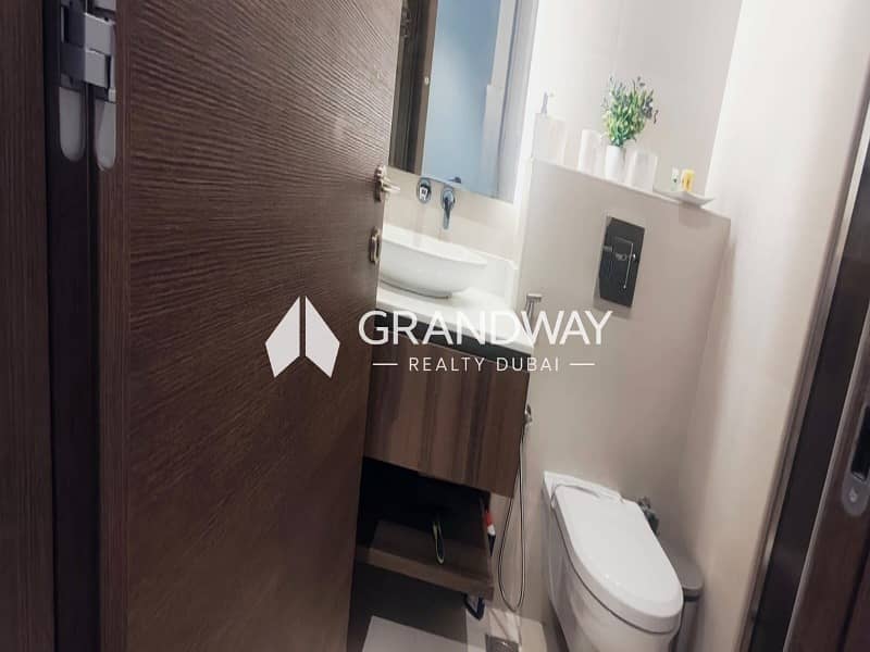11 Modern Studio Living I Premium Residence I Arjan — photo 11