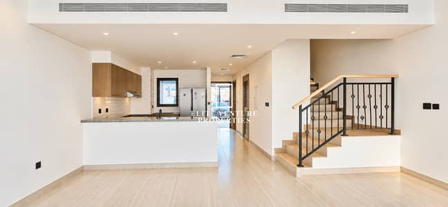 5 habitaciones Townhouse para en Alquiler en DAMAC Lagoons, Dubai - Casa adosada en DAMAC Lagoons，Santorini, 5 dormitorios, 185000 AED - 16614595