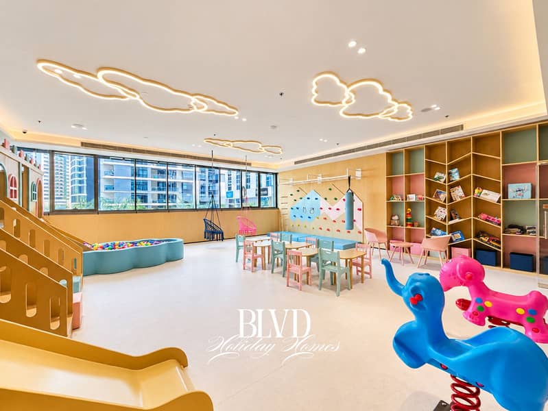 52 Royal Regency 26. jpg