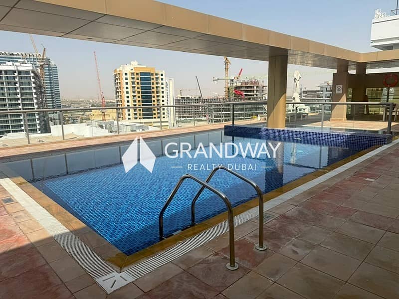 8 Luxury Home | Modern Living | Family Friendly — photo 8