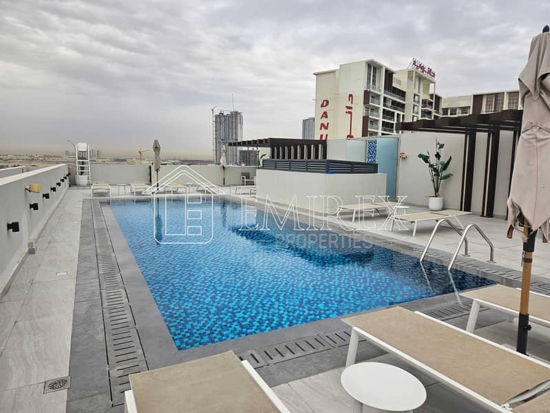 21 Swimming_pool. jpg