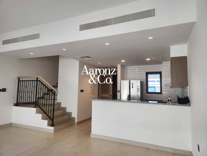 Villa in DAMAC Lagoons,Santorini, 3 schlafzimmer, 150000 AED - 16630567 Villa in DAMAC Lagoons,Santorini, 3 schlafzimmer, 150000 AED - 16630567
