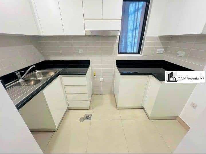 8 1000611776. jpg