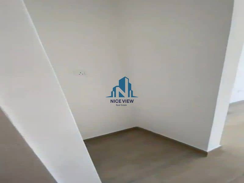 7 apartment_photo_05_enhanced. jpg