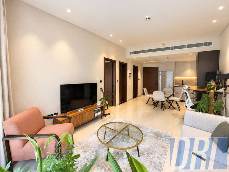 2 06_living_room_3. png
