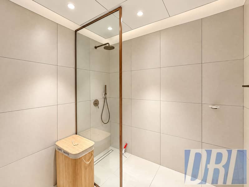 17 21_shower_room. png
