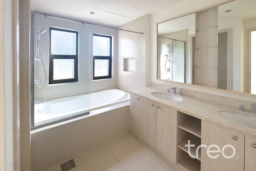 12 Type G - Ensuite . jpg
