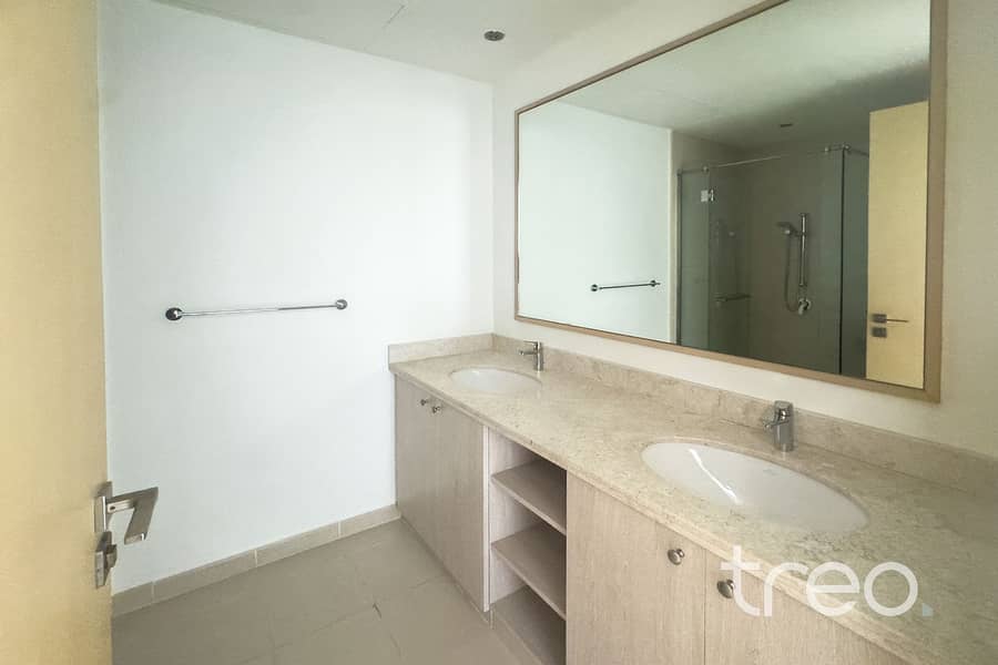 18 Type G - Shared bathroom . jpg