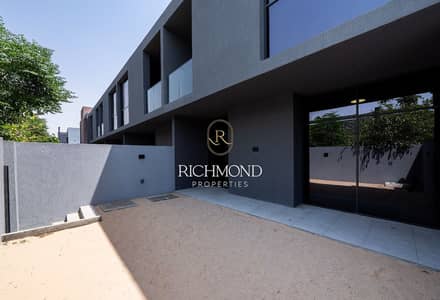 4 Camere Townhouse in vendita a Tilal City, Sharjah - 92ef03c355b4800776375609154badbe7d402d28fd50b1994236ece8ca5c1001 4 Camere Townhouse in vendita a Tilal City, Sharjah - 92ef03c355b4800776375609154badbe7d402d28fd50b1994236ece8ca5c1001