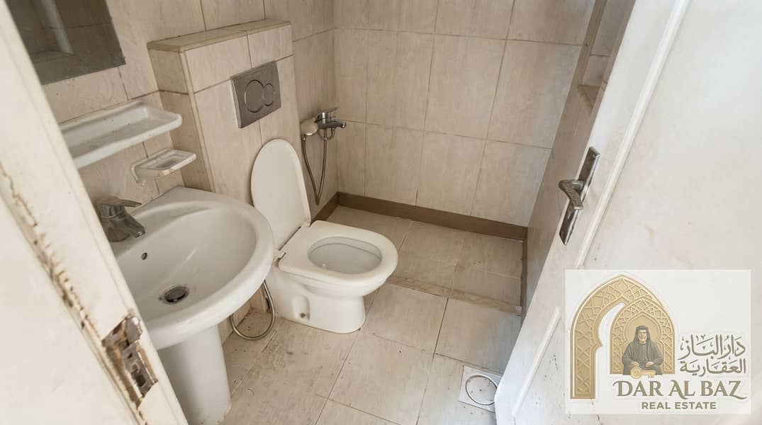 10 Enhancing_real_estate_listing_ph…_20260922033418. jpeg
