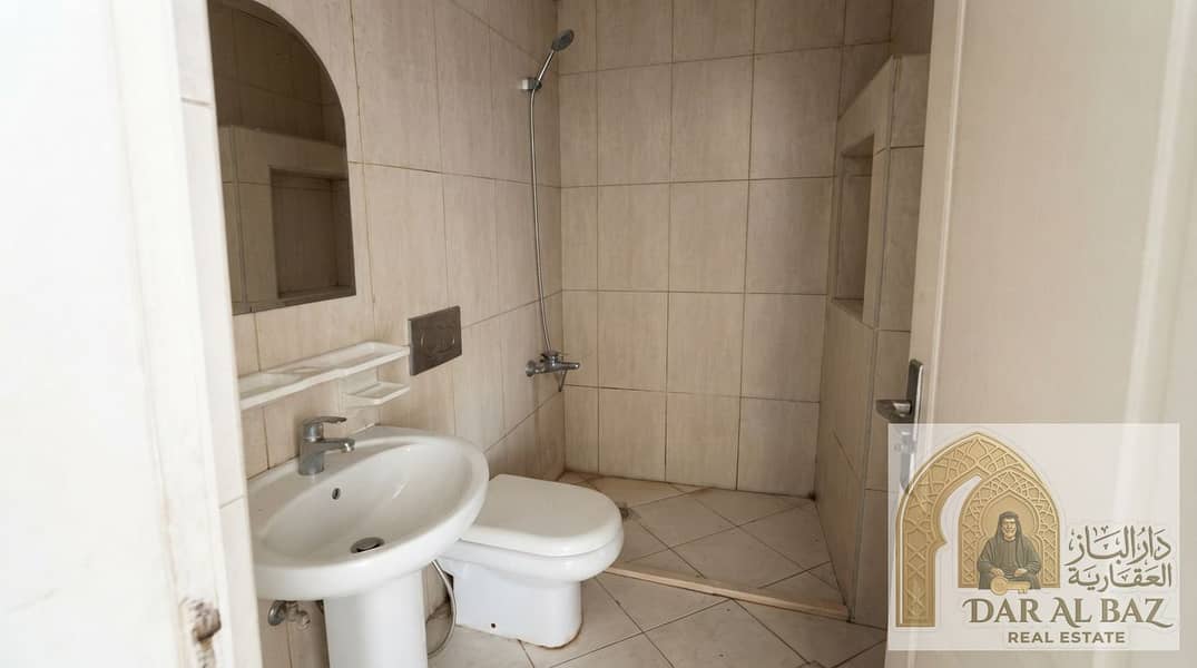 10 Real_estate_photo_enhancement_in…_20260922052228. jpeg
