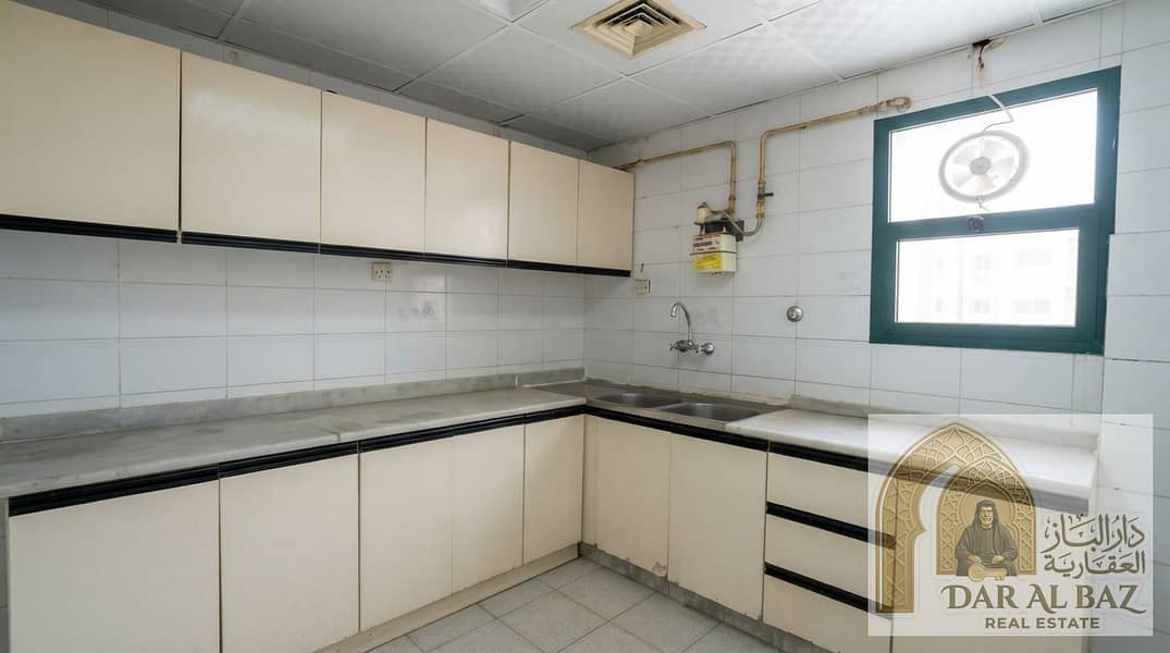 12 Enhancing_real_estate_listing_ph…_20260922063425. jpeg
