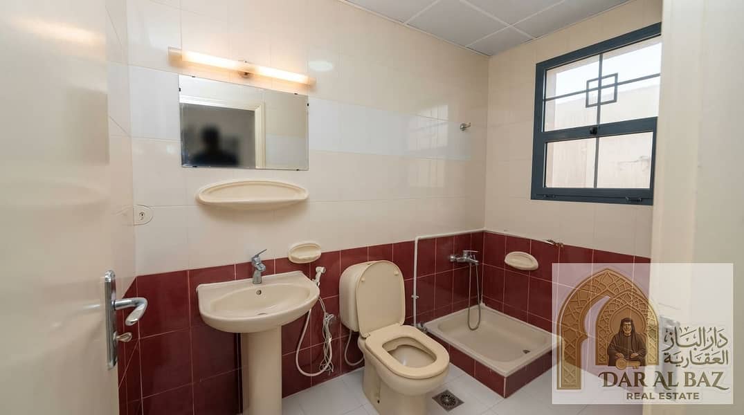 25 Enhancing_real_estate_listing_ph…_20260922070458. jpeg