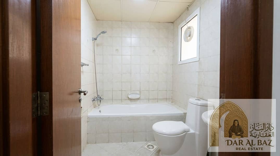 9 Enhancing_real_estate_listing_ph…_20260925052128. jpg