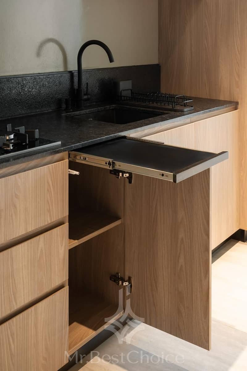 7 Kitchen_3. jpeg