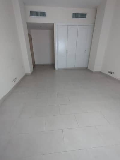 Studio zum Miete in Deira, Dubai - WhatsApp Image 2026-09-25 at 7.25. 23 PM (2). jpeg Studio zum Miete in Deira, Dubai - WhatsApp Image 2026-09-25 at 7.25. 23 PM (2). jpeg