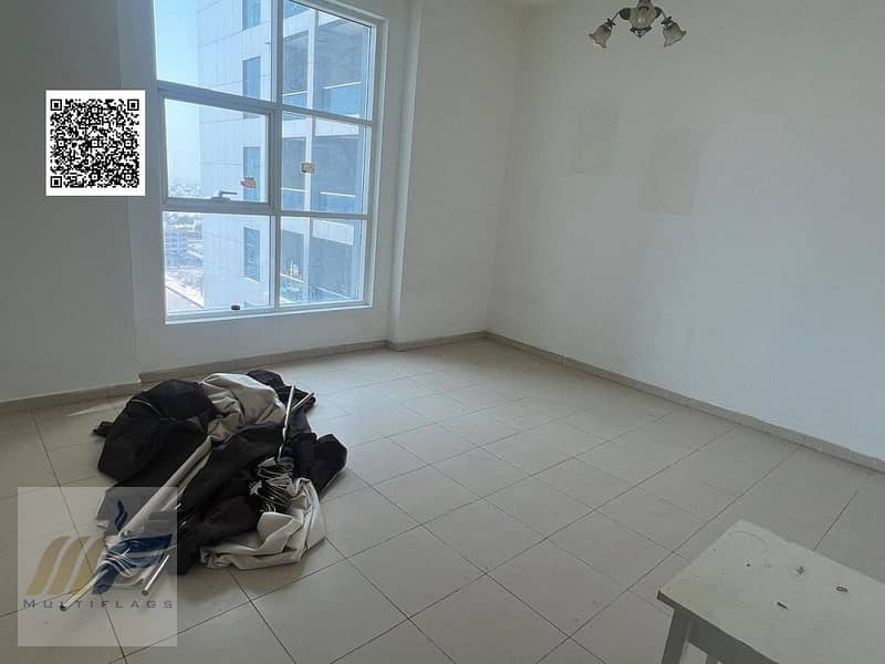 3 094d50cf-f6c8-47ce-9525-1411e0f7f6ba. jpg