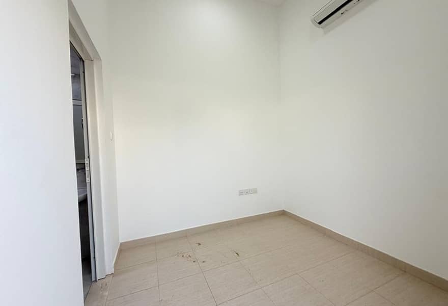 19 Large 4BR Villa with Spacious Layout | Al Awir 1 — photo 19