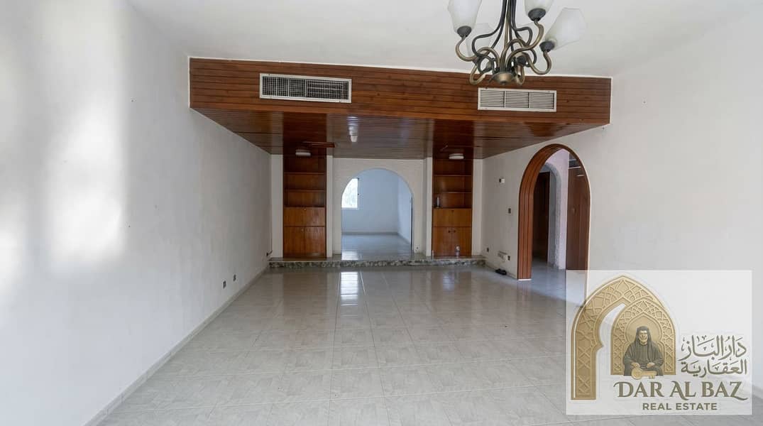 4 Enhancing_real_estate_listing_ph…_20260925093554. jpg