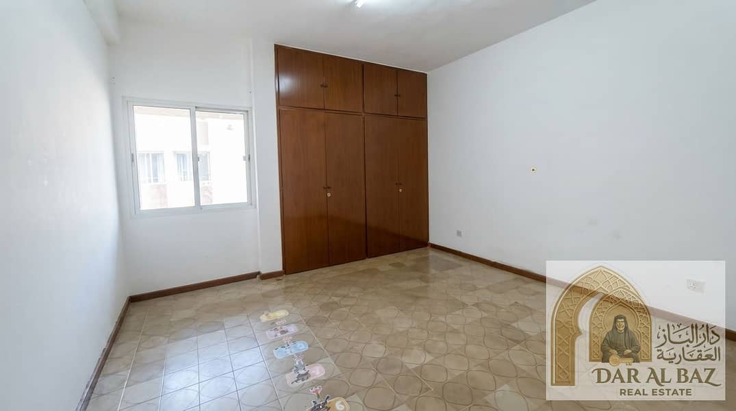 10 Real_estate_photo_enhancement_in…_20260925093810. jpg