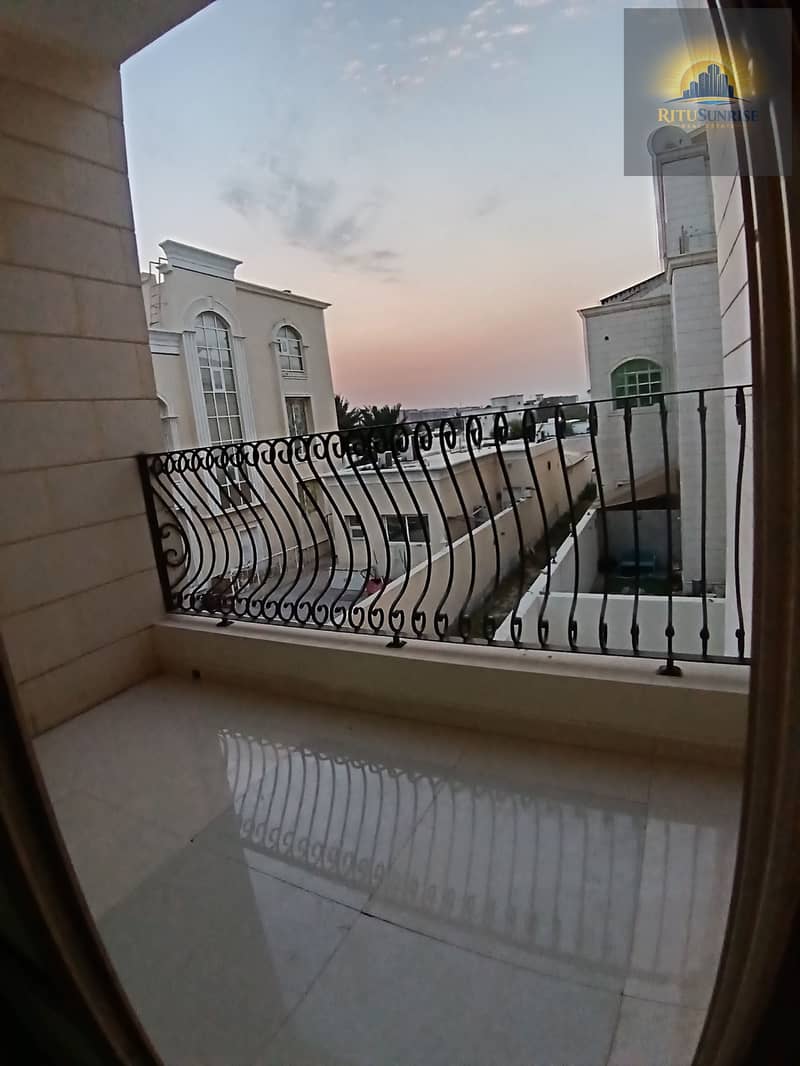 13 1000587084. jpg