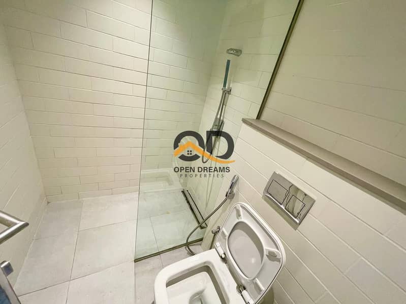 4 bd8430d7-7173-42ff-bdff-28657184d95b. jpg