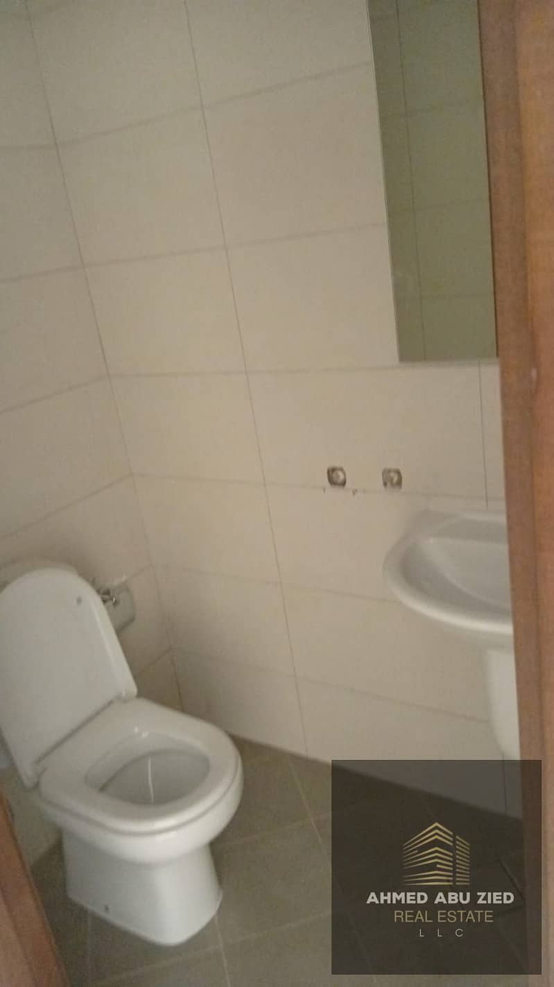 8 58940cb1-c68e-4df5-8afb-ffe0ec72b0df. jpg