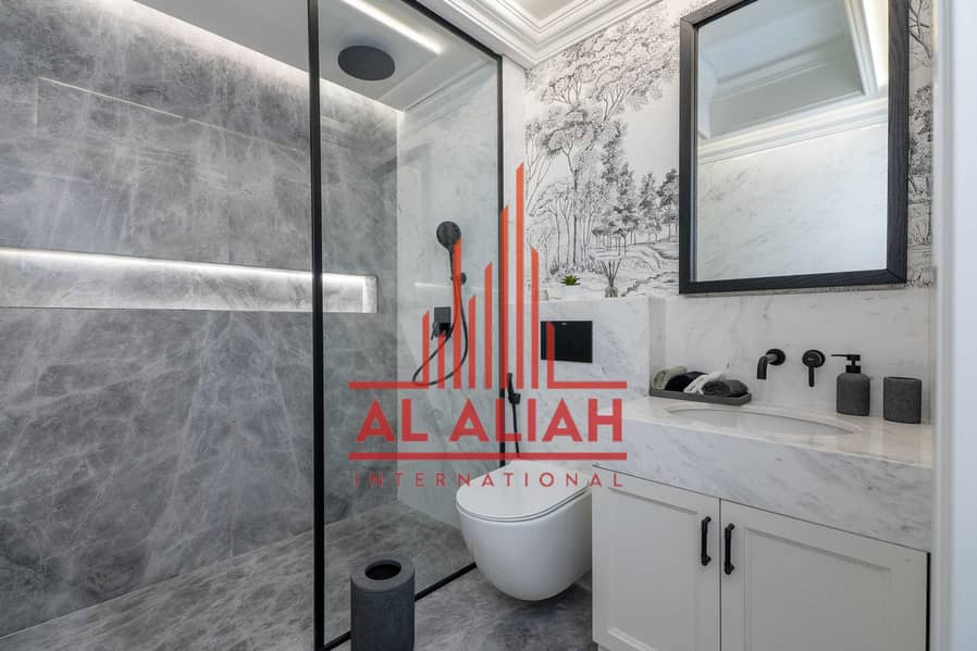 13 BQGR65_Bathroom_01. jpg