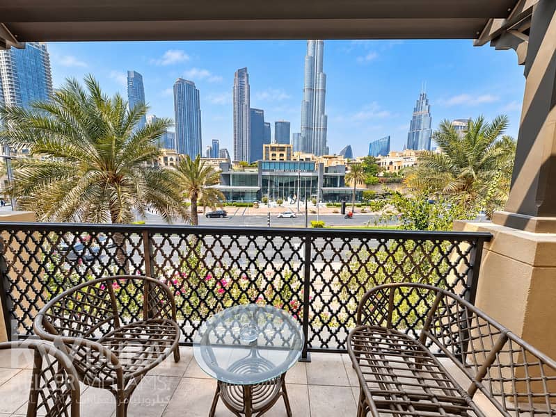 36 wide_bright_daytime_city_balcony_scene_viewed_fro_10_batch_10. png