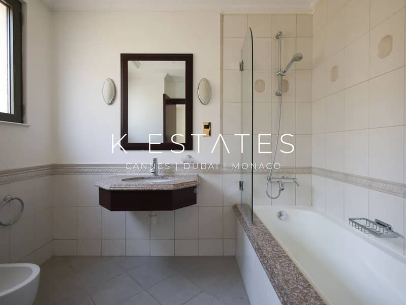18 11 Bathroom. jpg